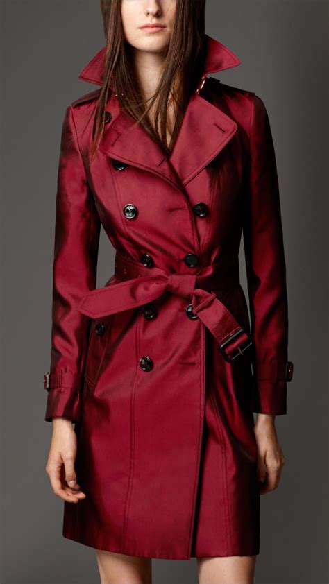 burberry trench coat women used.